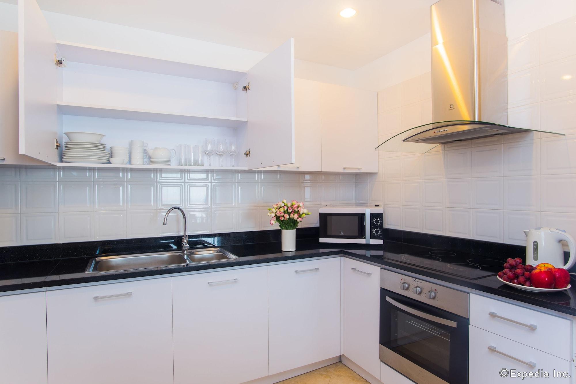 Elegant Suites Westlake Hanoi Exterior photo