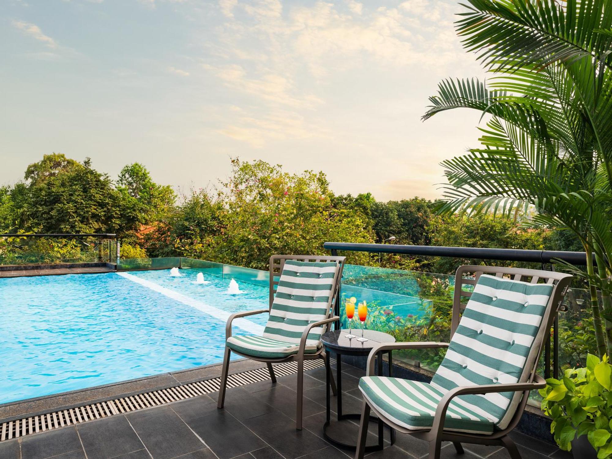 Elegant Suites Westlake Hanoi Exterior photo