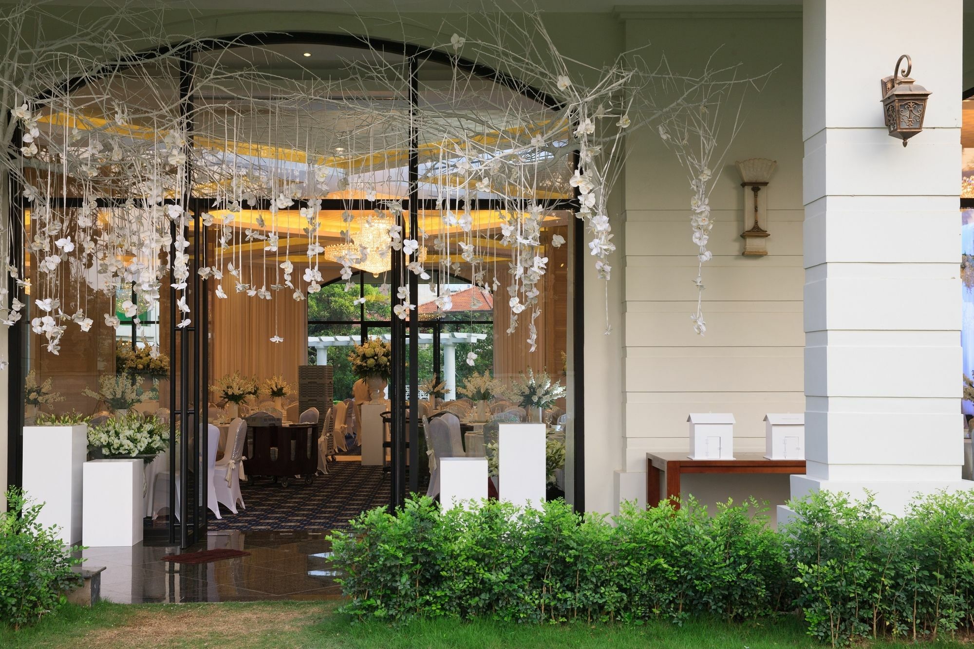 Elegant Suites Westlake Hanoi Exterior photo