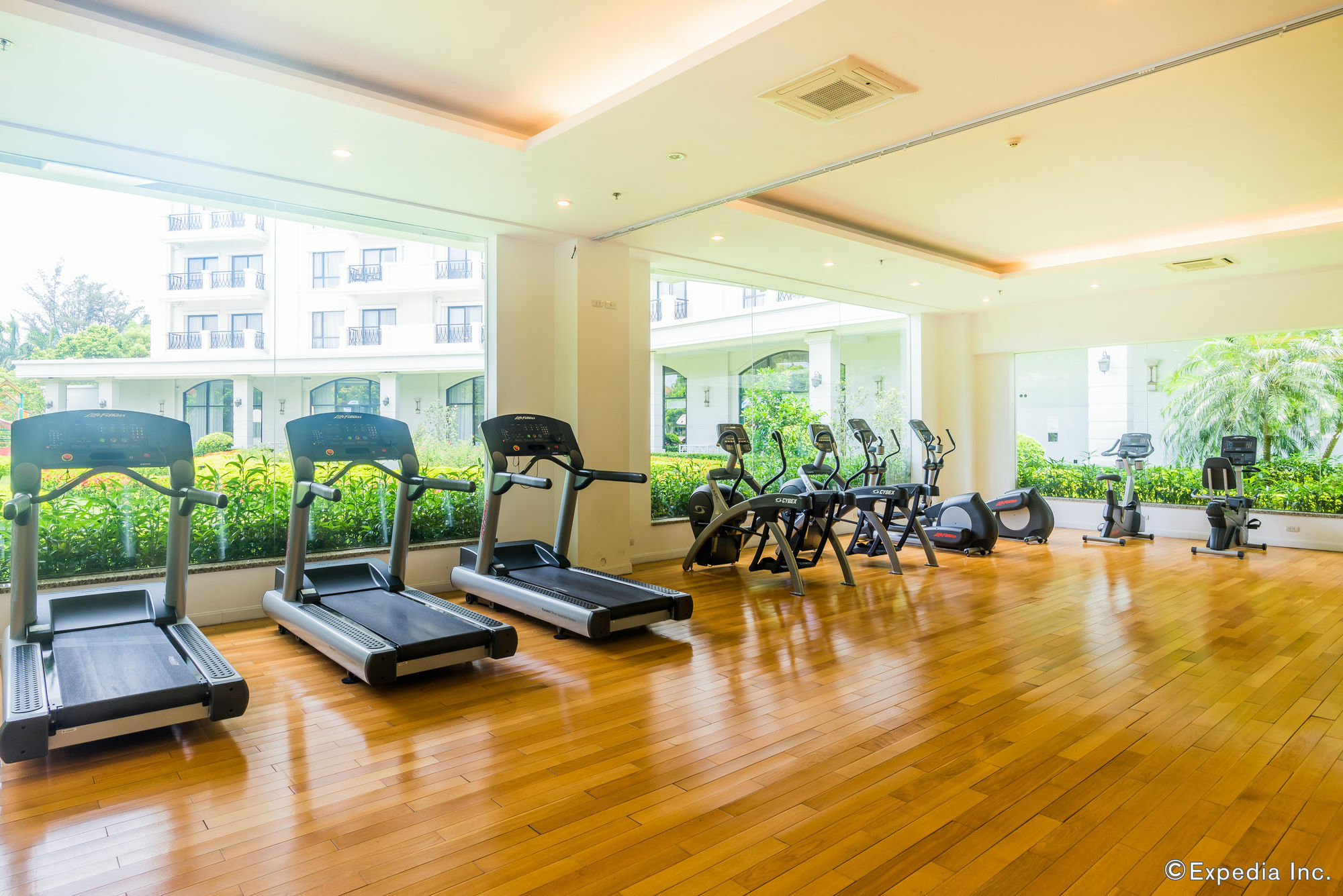 Elegant Suites Westlake Hanoi Exterior photo
